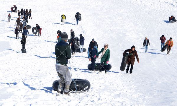 تصویر با کیفیت تیوپ سواری