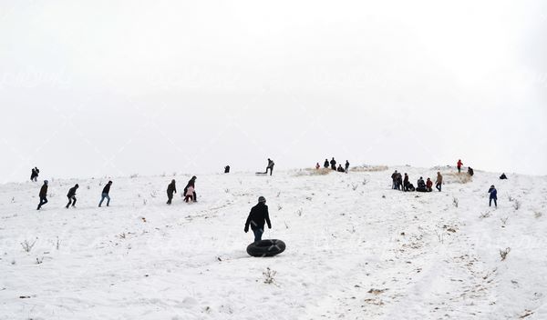 دانلودتصویربا کیفیت  تفریحات زمستانی