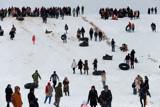 تصویر  با کیفیت تیوپ سواری