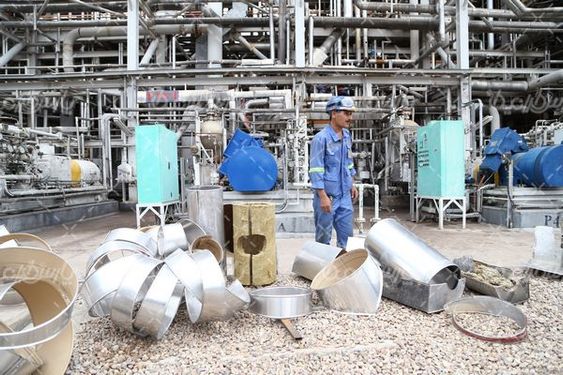 دانلودتصویر کارخانه پتروشیمی