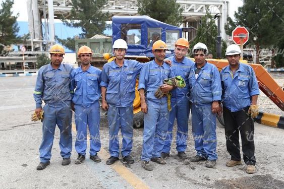 تصویر پرسنل کارخانه پتروشیمی