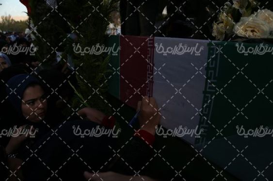 تصویر مراسم تشییع پیکر شهید گمنام
