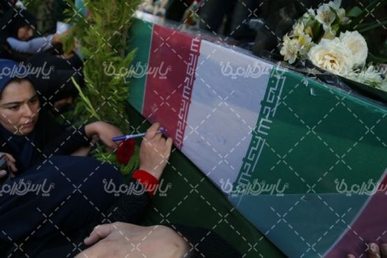 تصویر مراسم تشییع پیکر شهید گمنام