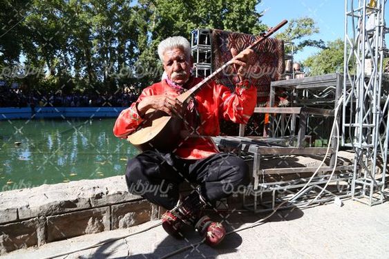 نوازنده محلی