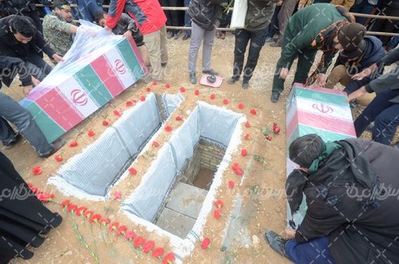 دانلود عکس مراسم خاک سپاری شهدا