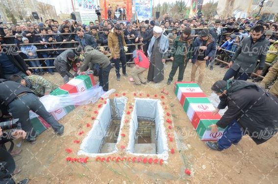 دانلود عکس مراسم خاک سپاری شهدا