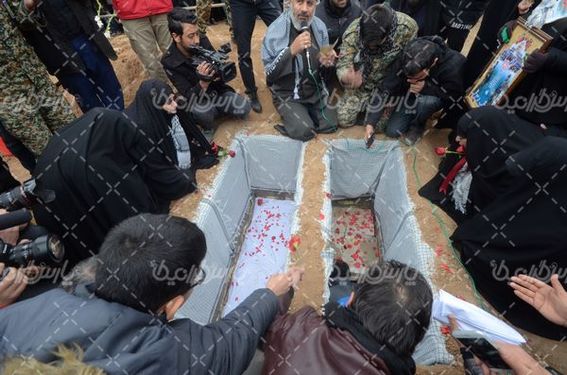 تصویر با کیفیت  خاک سپاری شهید گمنام