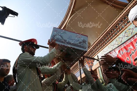 دانلود عکس خاک سپاری شهید سرباز وظیفه
