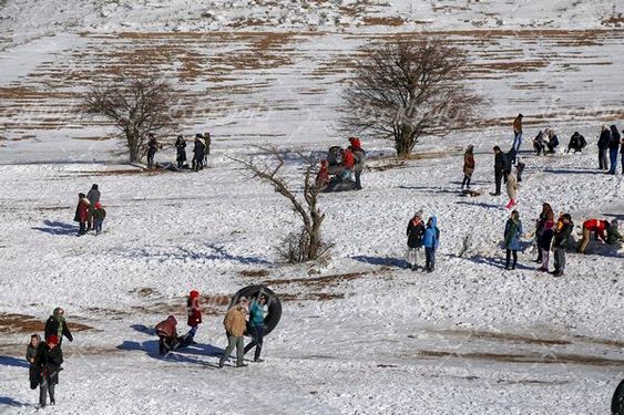 تصویر با کیفیت تیوپ سواری