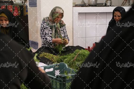 تهیه آش نذری