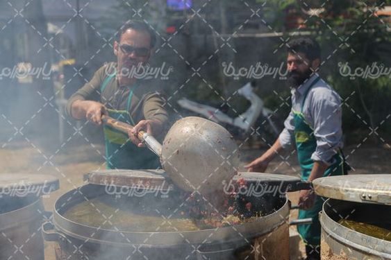 تصویر تهیه آش نذری