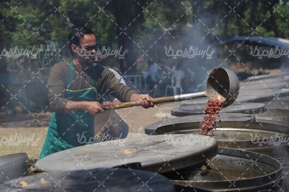 تصویر تهیه آش نذری