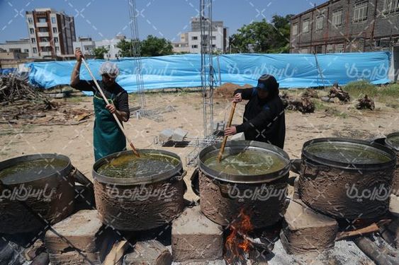 تصویر تهیه آش نذری