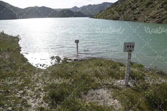 چشم انداز زیبا از دریاچه