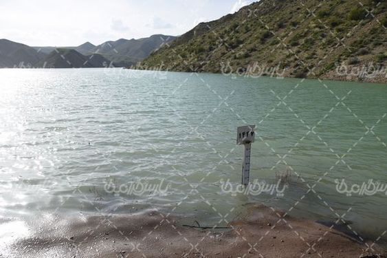 چشم انداز زیبا از دریاچه