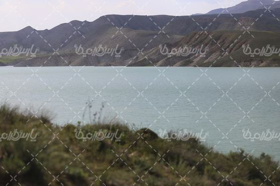 چشم انداز زیبا از دریاچه