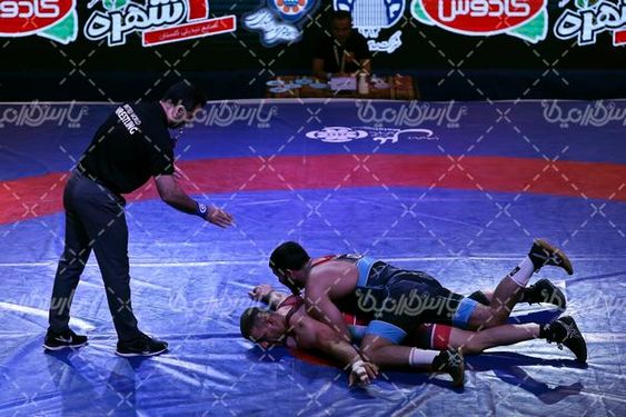 مسابقات کشتی آزاد