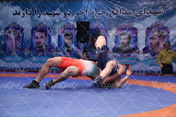 مسابقات کشتی آزاد