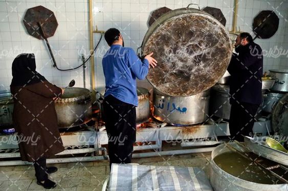 طبخ آش نذری