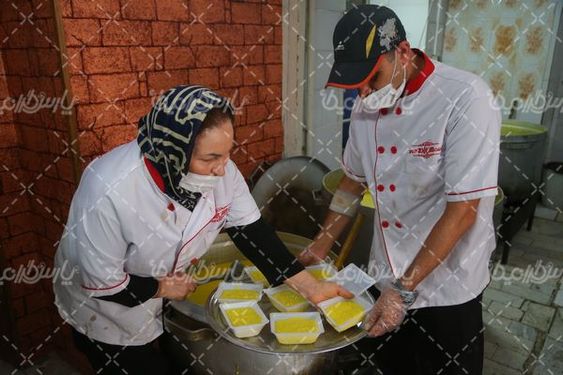 پخت شله زرد نذری