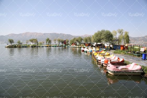 تصویر دریاچه زریبار