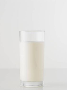 شیر صبحانه لبنیات محلی لیوان