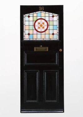 درب چوبی پنجره دار مشکی