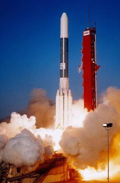 پایگاه پرتاب موشک ماهواره فضا