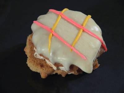 شیرینی میوه ای شکلاتی خامه ای