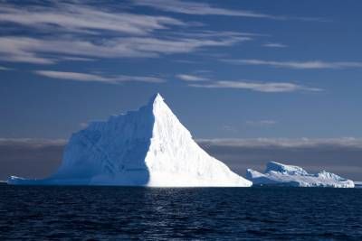قطب شمال کوه یخ اقیانوس