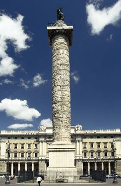 گردشگری توریست مجسمه