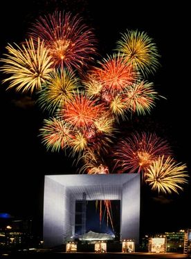 آتش بازی نورافشانی جشن