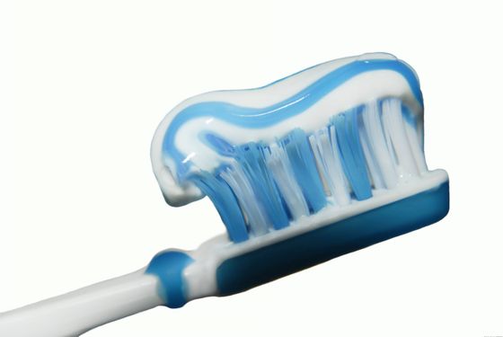 مسواک بهداشت و سلامت خمیر دندان