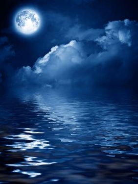 شب اقیانوس ماه ابر