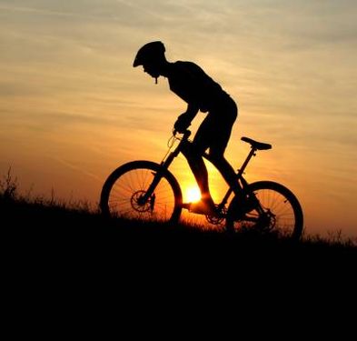 منظره غروب آفتاب دوچرخه سواری
