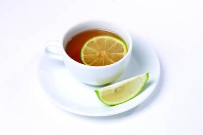 فنجان چایی لیمو ترش صبحانه