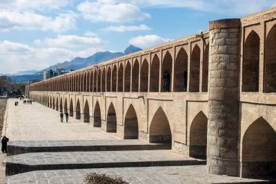 توریست سی و سه پل اصفهان