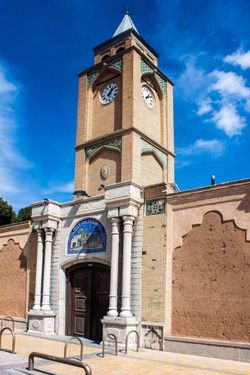 بنای تاریخی عمارت برج ساعت یزد