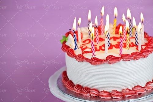 خامه قرمز رنگ کیک تولد قنادی 