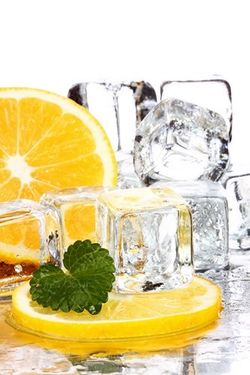 آبمیوه طبیعی پرتقال یخ پرتقال 