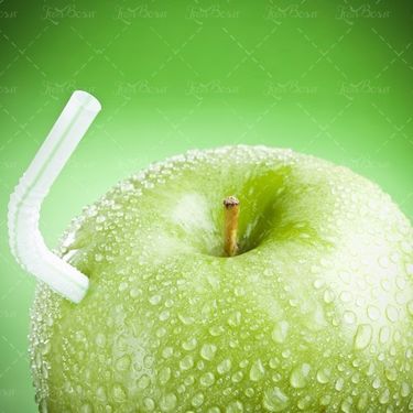 آب میوه طبیعی سیب سبز 