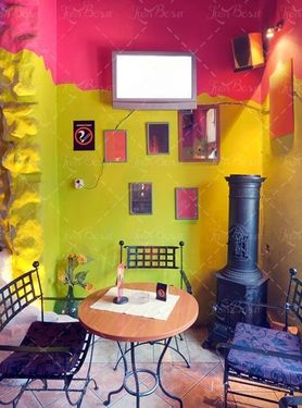 قاب عکس میز صندلی کافی شاپ 