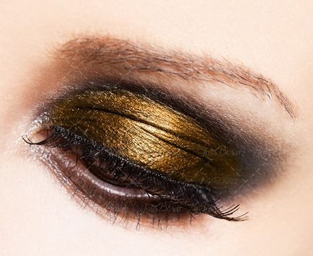 سایه چشم طلایی آرایش چشم 