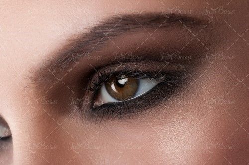 سالن آرایش و زیبایی سایه چشم 