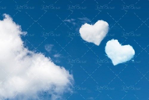 آسمان آبی ابر ، ابر قلبی شکل 