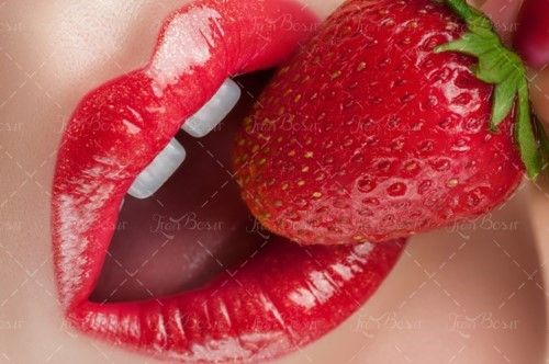 رژ لب توت فرنگی رنگ لوازم آرایش