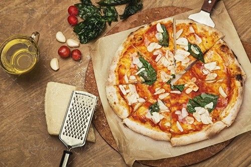 پیتزا روغن یر گوجه سبزی بخته 