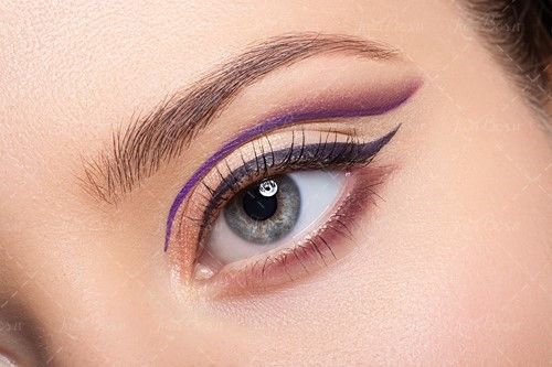 سایه چشم بنفش  سالن آرایش 