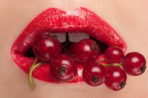 رژلب مایع قرمز سالن آرایش