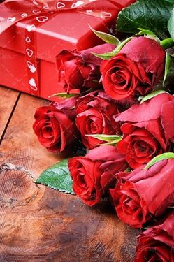 گل فروشی جعبه کادو قرمز رنگ 